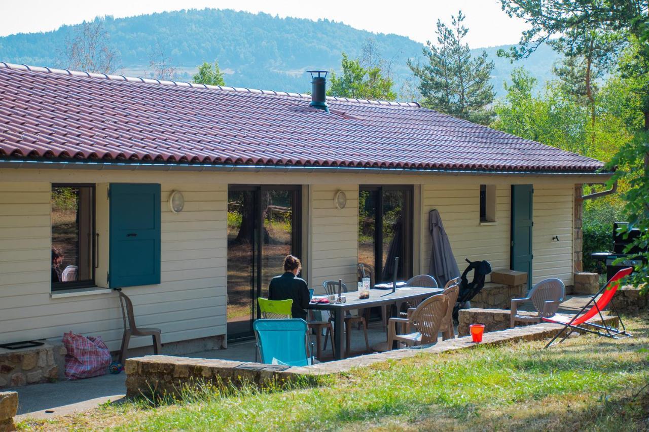 Village de gîtes de la Forêt de Ganigal Le Malzieu-Ville Exterior foto