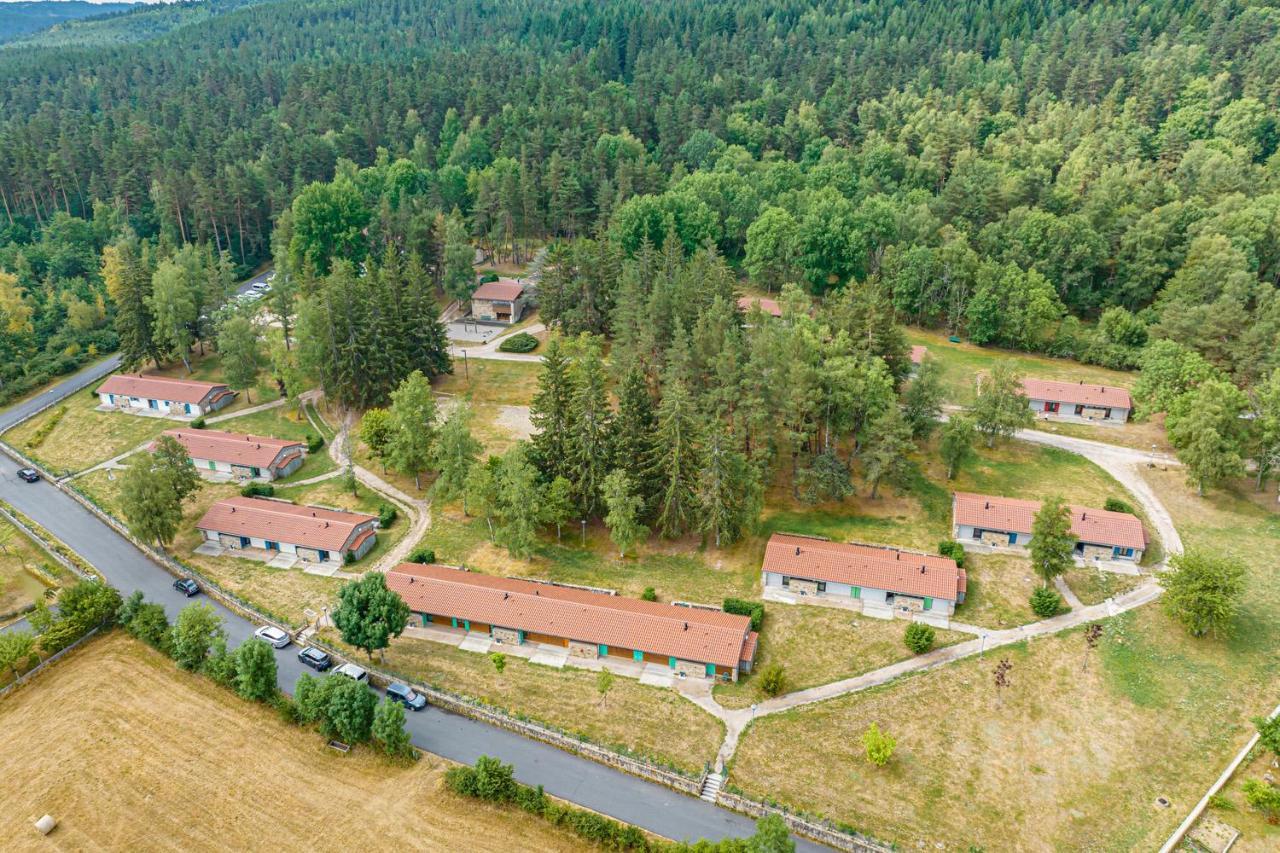 Village de gîtes de la Forêt de Ganigal Le Malzieu-Ville Exterior foto